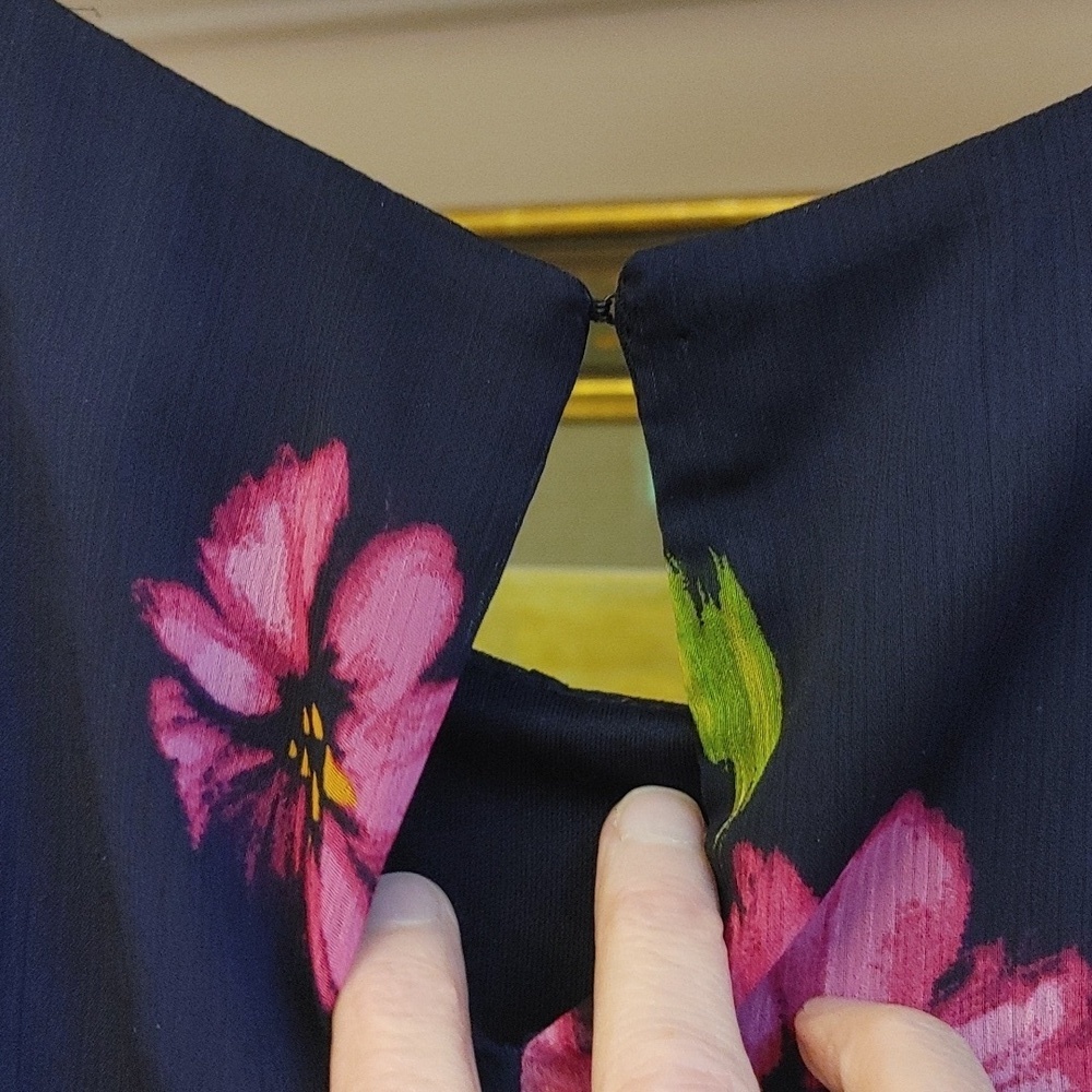 DKNY Short Sleeve Chiffon Mini Dress or Top Navy w Pink Flowers Size 10 - Picture 9 of 12